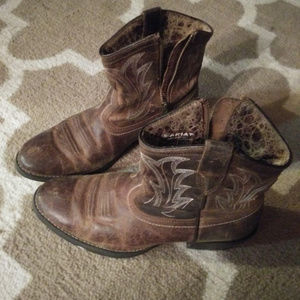 Ariat Unbridled Ankle Zip Boots